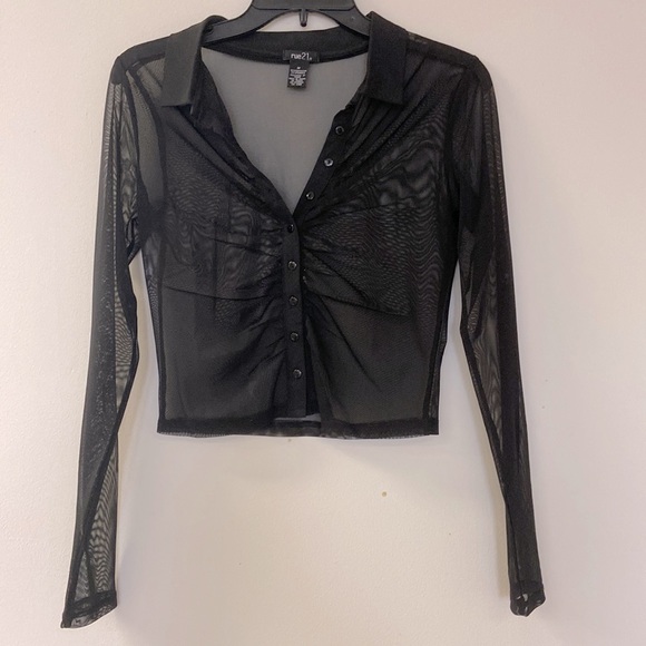 Rue21 Tops - Rue 21 top size M black sheer button down pleated